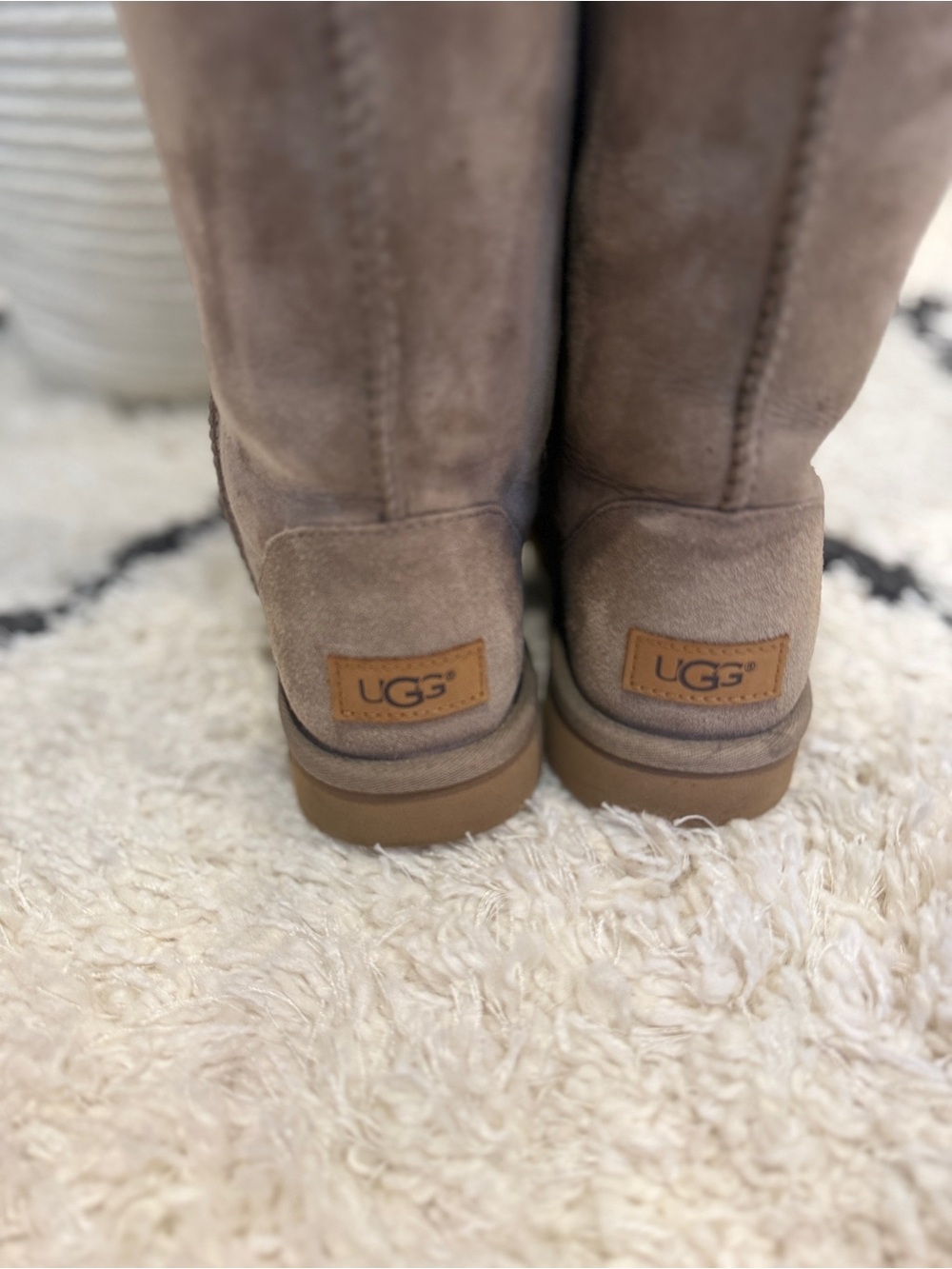 UGG Classic Short II Chestnut Sheepskin Boots Women’s 7 Brown Suede Winter - Picture 6 of 10